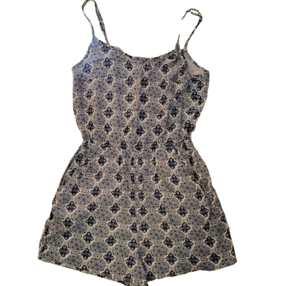 H&M romper,  adustable staos, White with Nice blue print - Picture 1 of 5